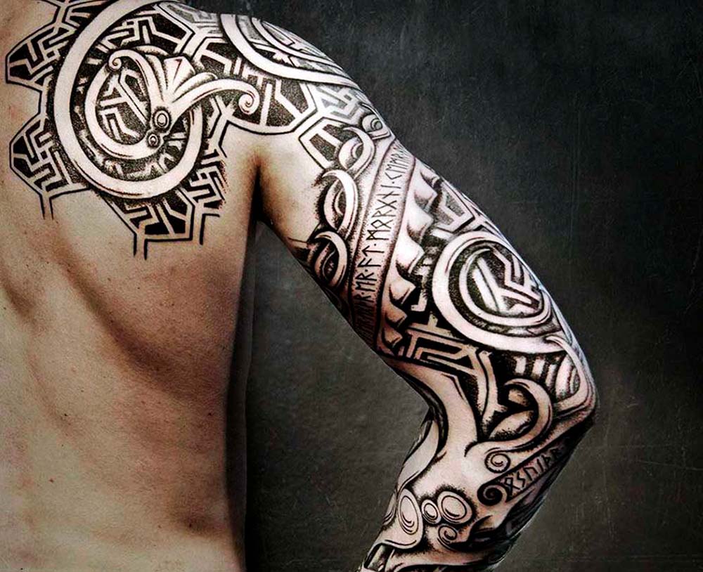 Традиция и Символика: Почему Кельтский Стиль в тату привлекает тех, кто ценит старинные и культурные элементы в искусстве на коже.