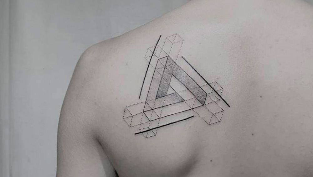 Техническое Мастерство: Изучите Геометрический Стиль в тату, где линии и формы создают гармонию на вашей коже.