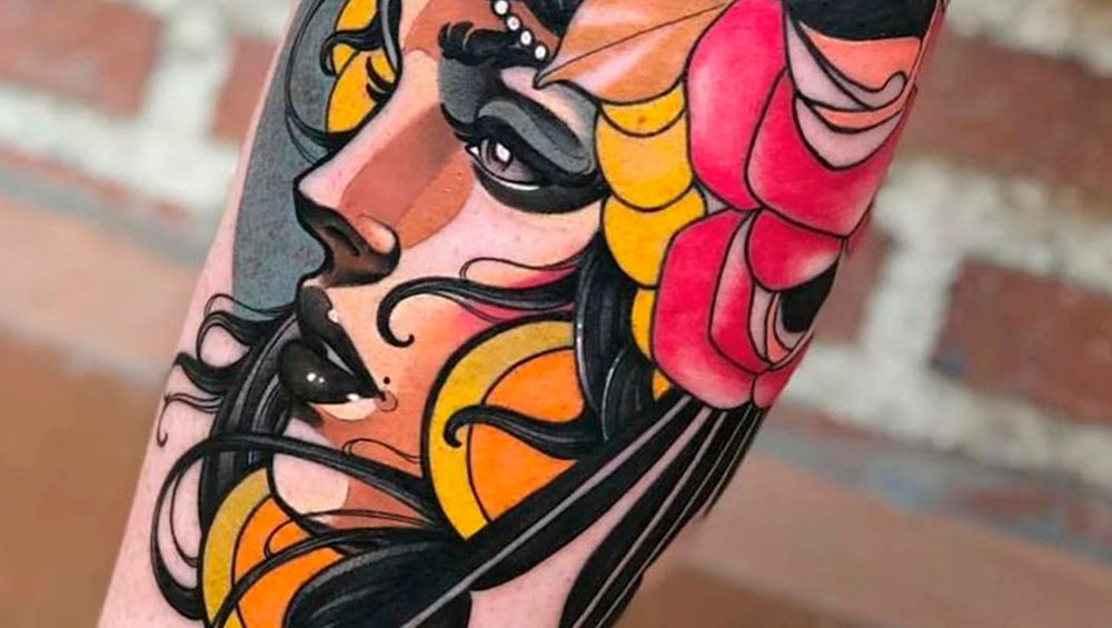 Необычное и стильное: татуировка нео-традишнл как выразительный штрих в мире индивидуального искусства на коже.