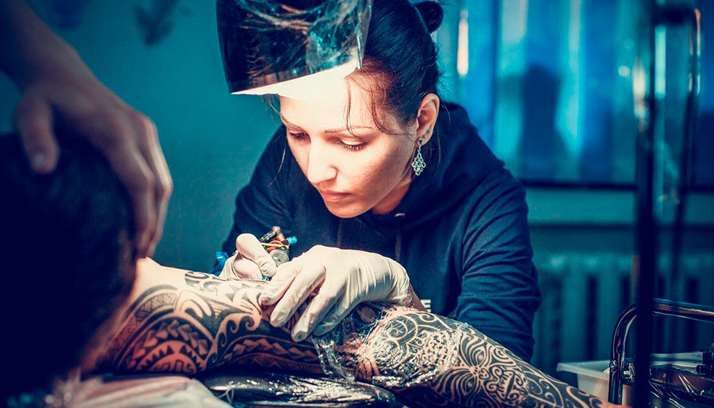 Татуировка - это искусство: как найти профессионального мастера и уютный салон