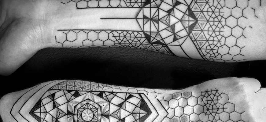 Изысканный Геометрический Стиль: Вдохновляйтесь точностью и креативностью в мире татуировок.